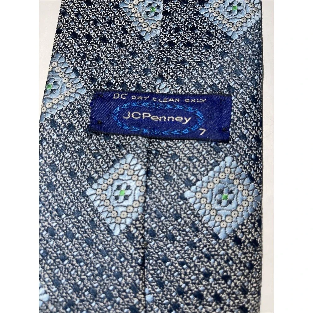 Vintage 1970s JC Penney Men's Blue Tie Texturized Polyester 56